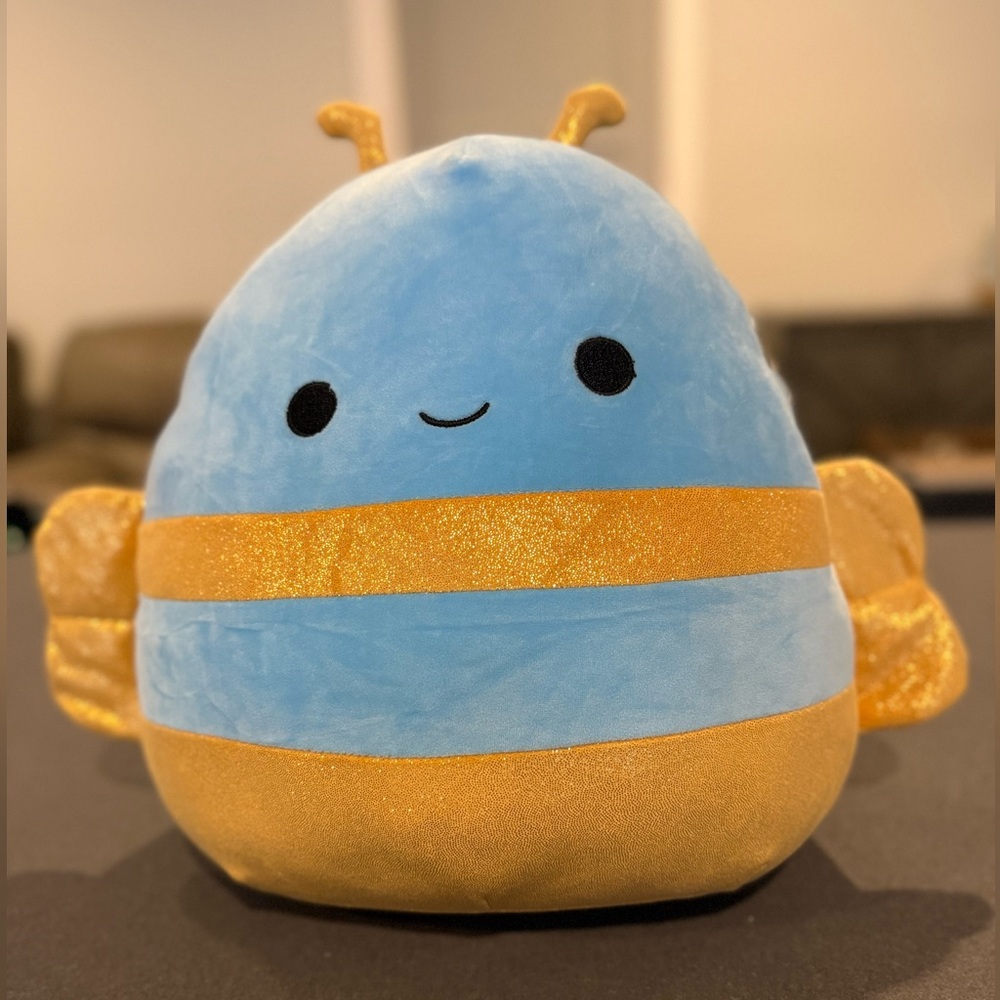 Adopt Me! 14-Inch Queen Bee Squishmallow Blue Glittery Gold Insect Plush NWT